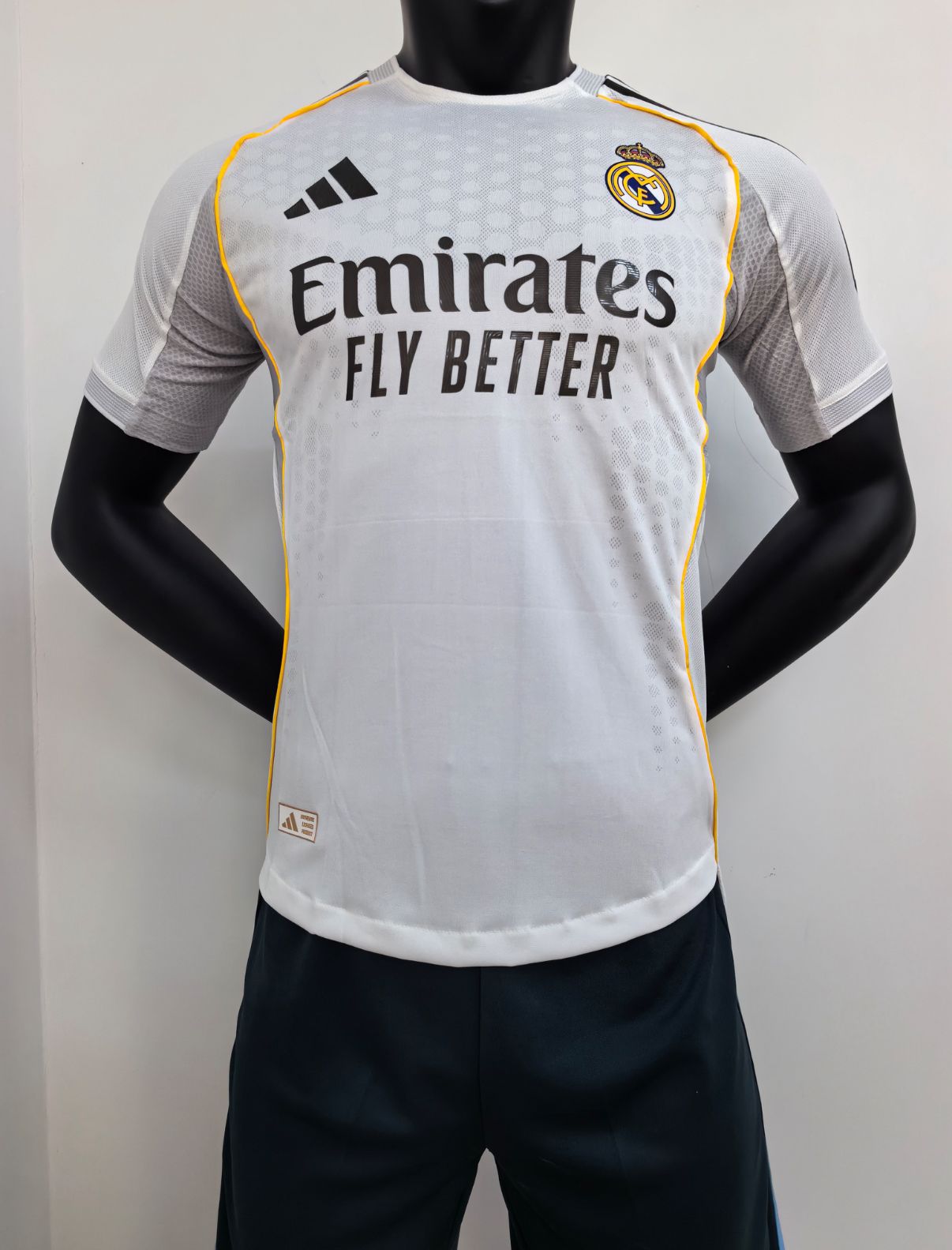 Real Madrid 2025-2026 jersey