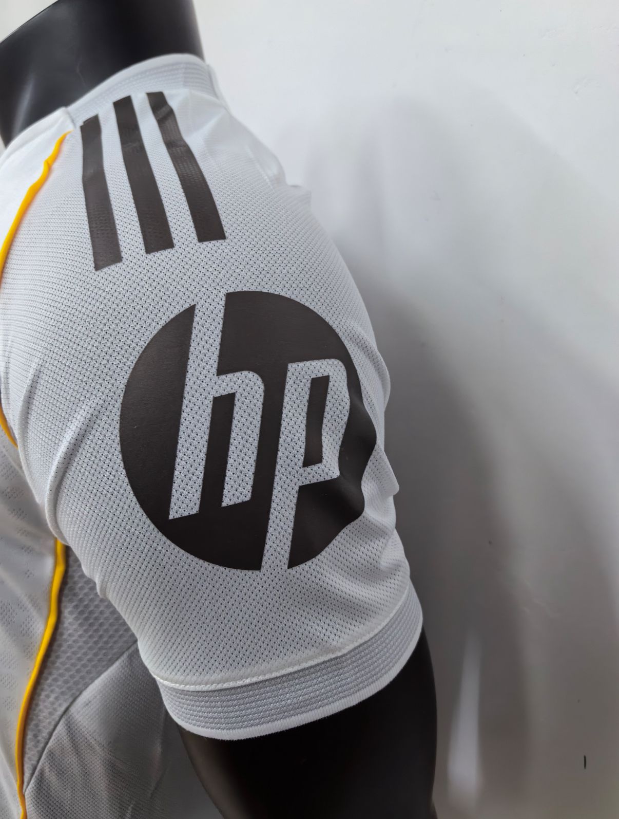 Real Madrid 2025-2026 jersey